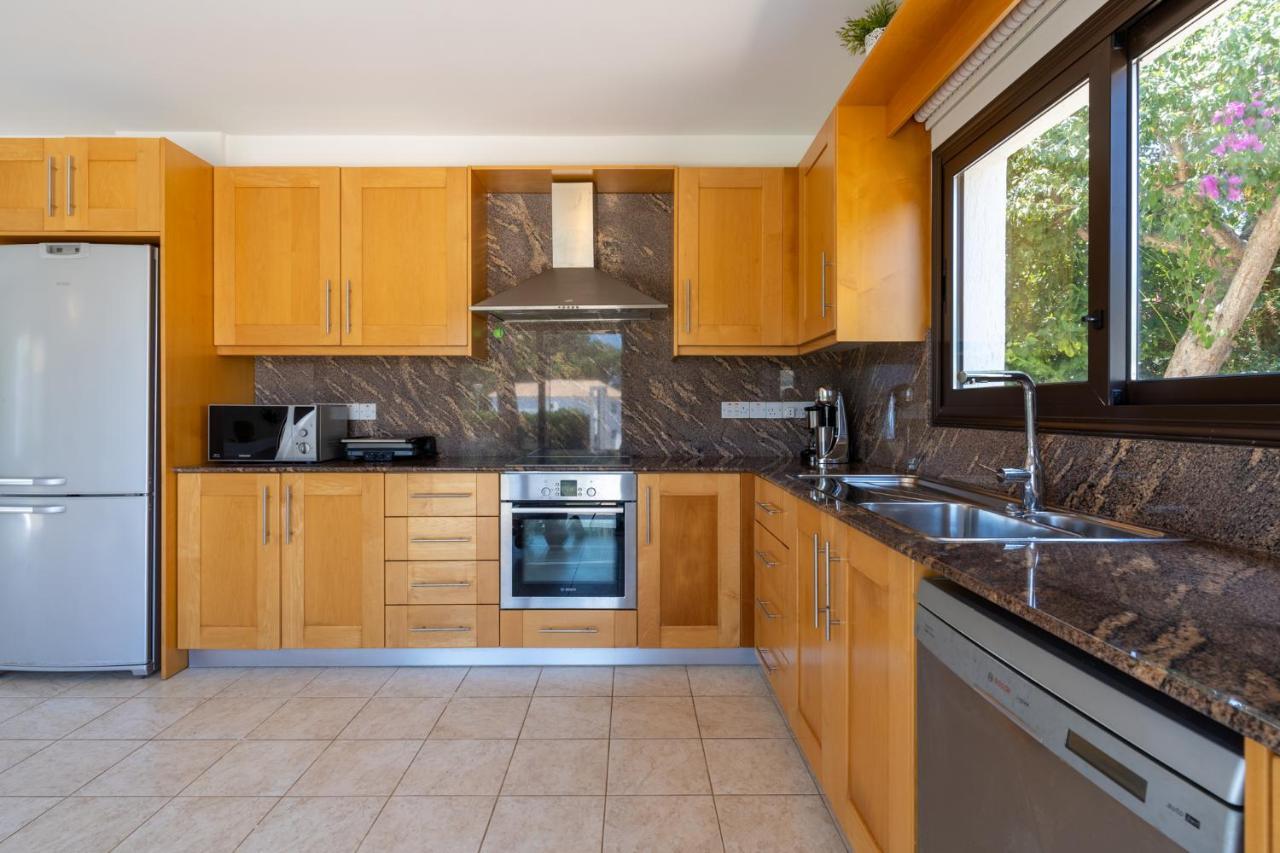 Lime 3-Bedroom Villa In 普罗塔拉斯 外观 照片