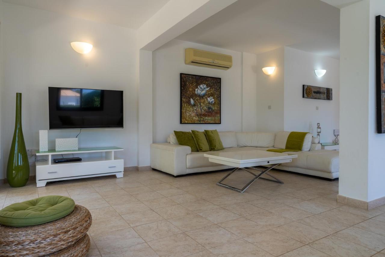 Lime 3-Bedroom Villa In 普罗塔拉斯 外观 照片
